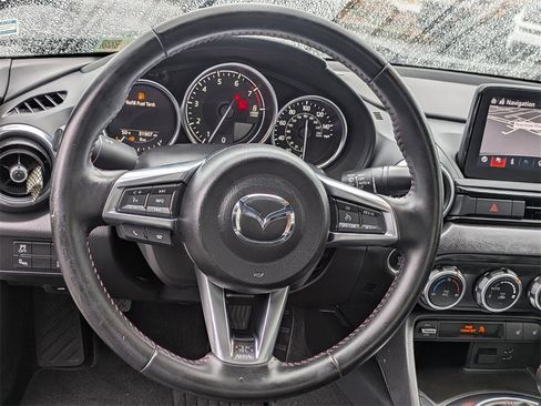 Used 2018 MAZDA MX-5 Miata RF Grand Touring image 12