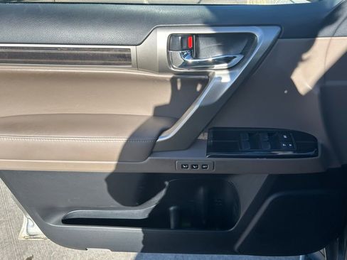 Used 2021 Lexus GX 460 Premium w/ Premium Package image 10