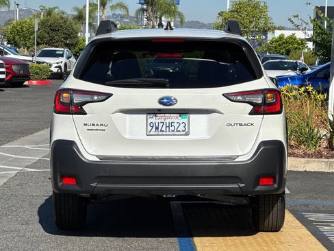Certified 2025 Subaru Outback Premium AWD/4WD image 5
