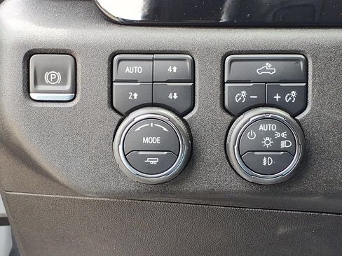 Used 2024 Chevrolet Silverado 1500 RST AWD/4WD image 16