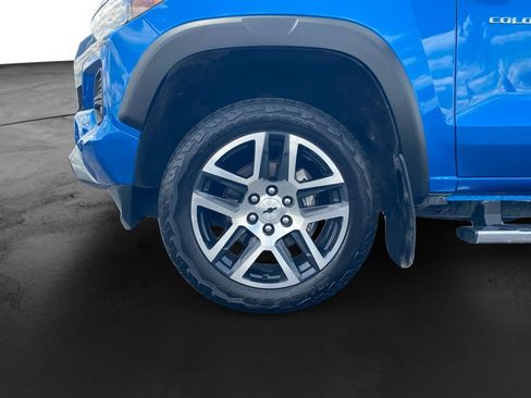 Used 2023 Chevrolet Colorado Z71 w/ Z71 Convenience Package 2 AWD/4WD image 9