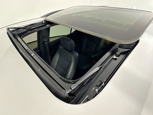 Used 2023 Chevrolet Traverse LT w/ LT Premium Package image 14