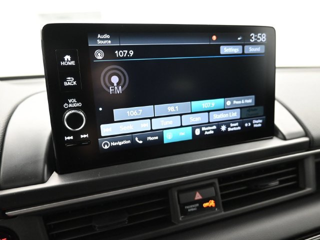 Used 2025 Honda Pilot Black Edition image 18