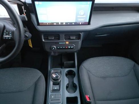 Used 2025 Ford Maverick XL FWD image 11