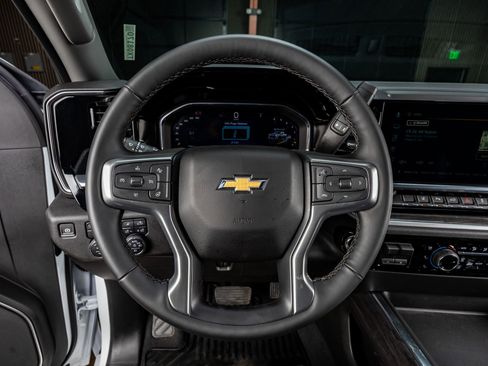 Used 2025 Chevrolet Silverado 2500 LTZ w/ Z71 Chrome Sport Edition image 19