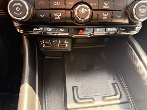 Used 2022 Dodge Durango GT AWD/4WD image 23