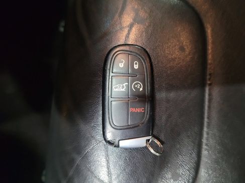 Used 2018 Jeep Cherokee Limited AWD/4WD image 32