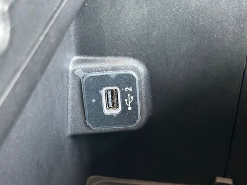 Used 2025 Jeep Wrangler Unlimited Sahara AWD/4WD image 47