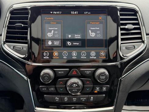 Used 2022 Jeep Grand Cherokee Limited image 29