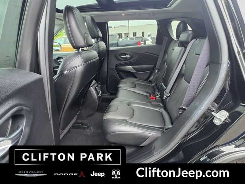 Used 2022 Jeep Cherokee Limited w/ Elite Package AWD/4WD image 10