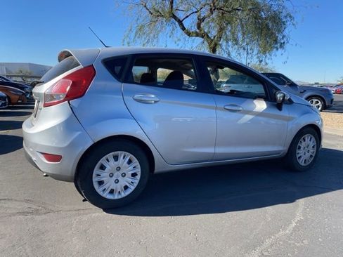 Used 2014 Ford Fiesta SE w/ SE Fuel Economy Package image 3