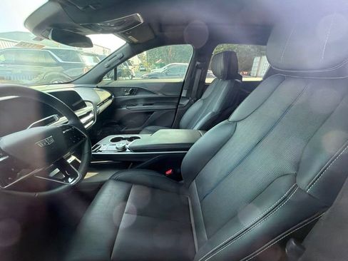 Certified 2024 Cadillac Lyriq Luxury RWD image 7