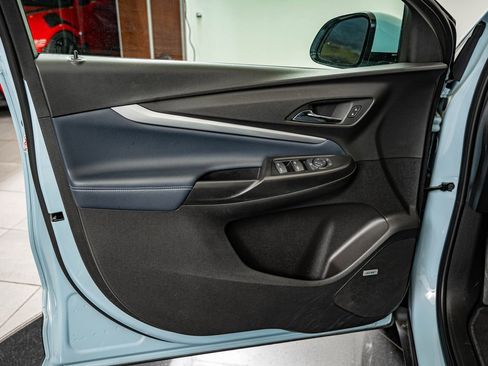 Used 2023 Chevrolet Bolt EUV Premier w/ Sun & Sound Package FWD image 21