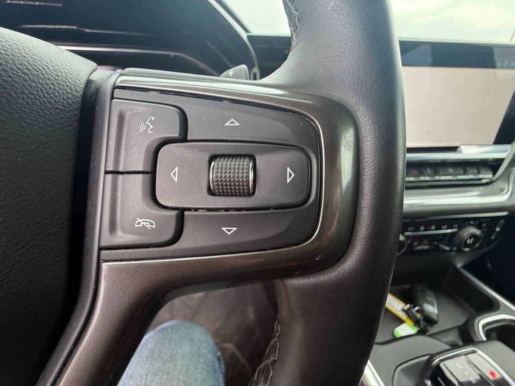 Used 2024 Chevrolet Silverado 1500 High Country w/ High Country Premium Package AWD/4WD image 17