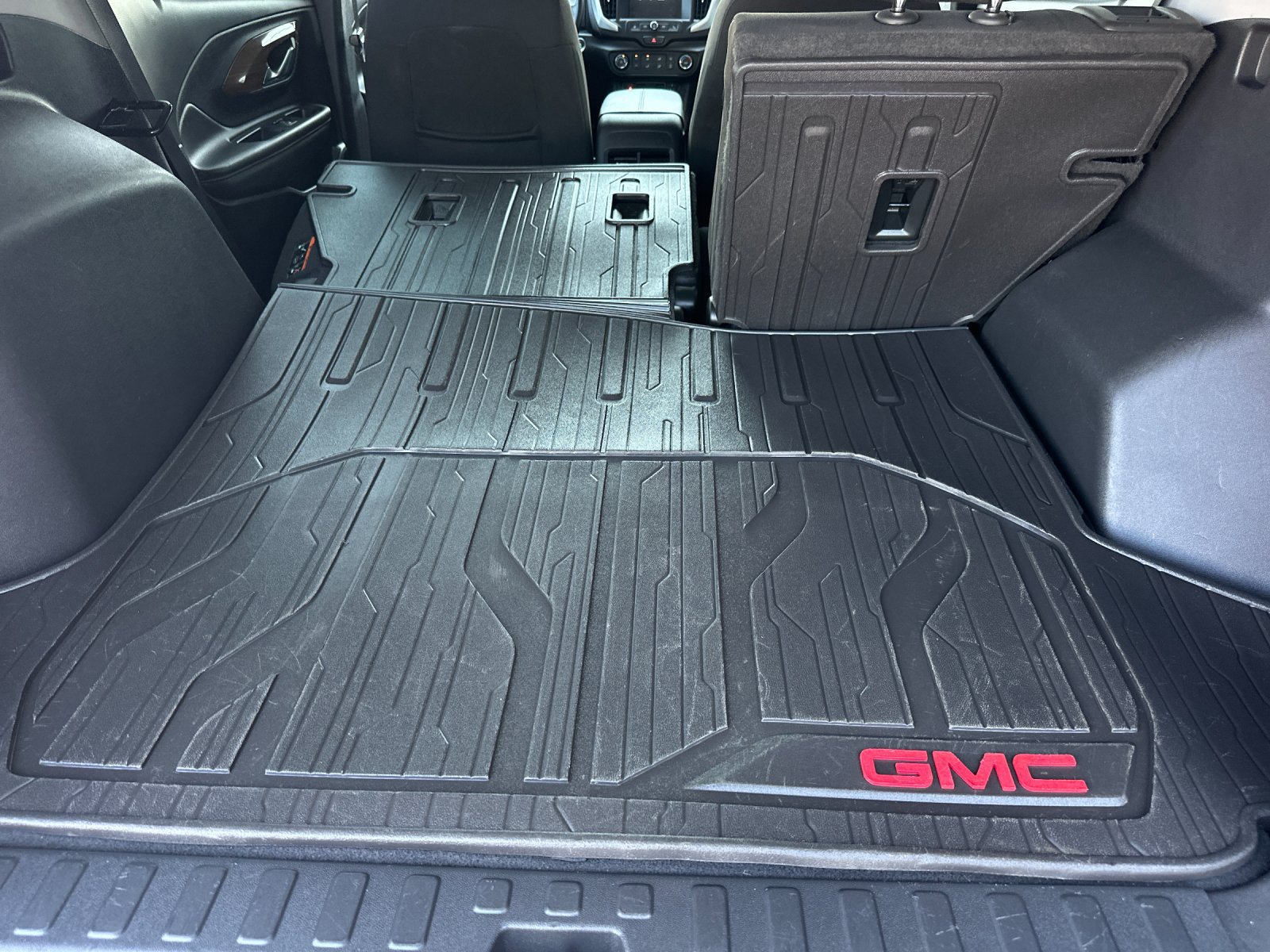 Used 2020 GMC Terrain SLE w/ Elevation Edition AWD/4WD image 15
