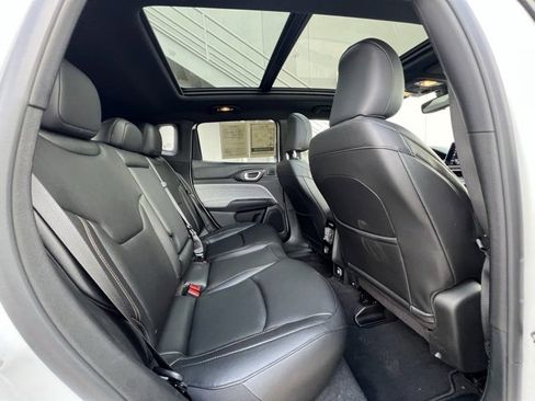 Used 2024 Jeep Compass Latitude w/ Sun and Sound Group image 27