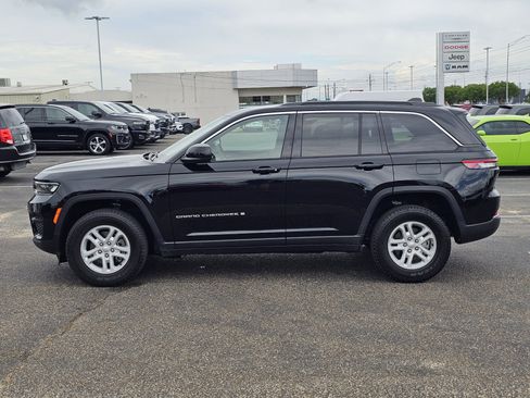 Used 2024 Jeep Grand Cherokee Laredo RWD image 14
