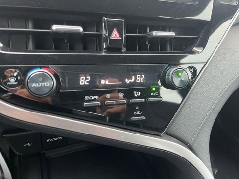 Used 2023 Toyota Camry LE image 19