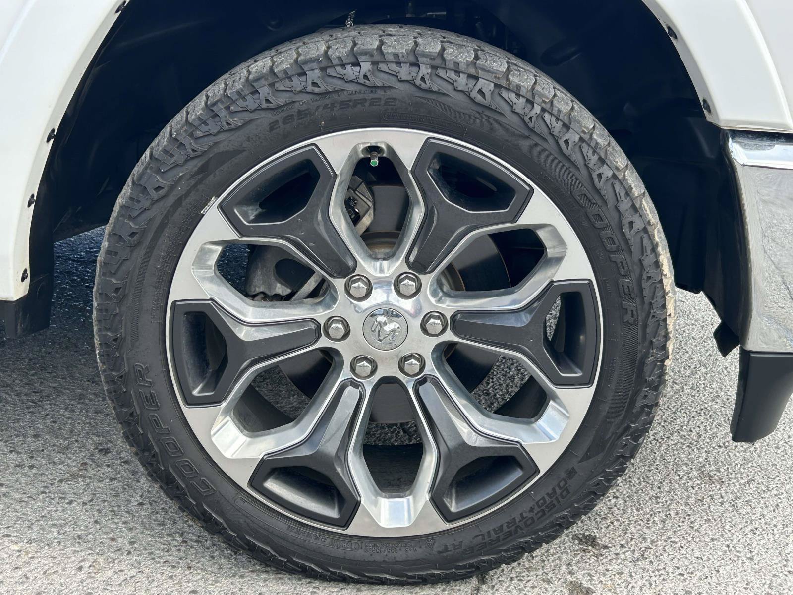 Used 2020 RAM 1500 Limited AWD/4WD image 9