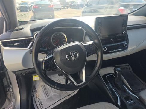 Used 2019 Toyota Corolla SE w/ SE Option Package FWD image 5