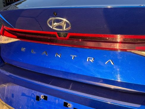 Used 2022 Hyundai Elantra SEL w/ Convenience Package FWD image 12