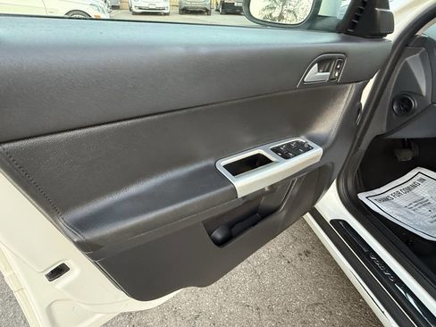 Used 2010 Volvo V50 2.4i image 8