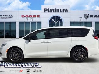 New 2026 Chrysler Pacifica Select AWD/4WD video 3