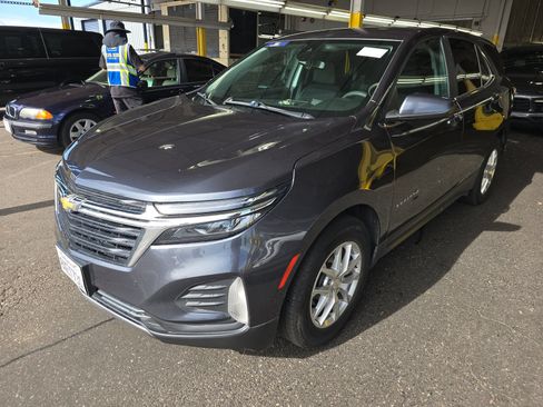 Used 2022 Chevrolet Equinox LT FWD image 2