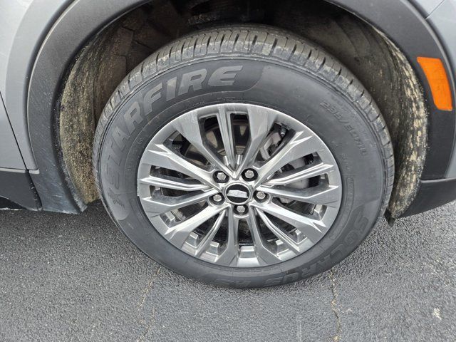 Used 2025 Cadillac XT4 Premium Luxury FWD image 43