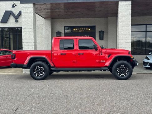 Used 2021 Jeep Gladiator Overland AWD/4WD image 17