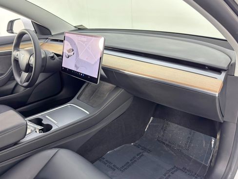 Used 2021 Tesla Model 3 Standard Range Plus image 15