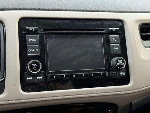 Used 2017 Honda HR-V LX image 10