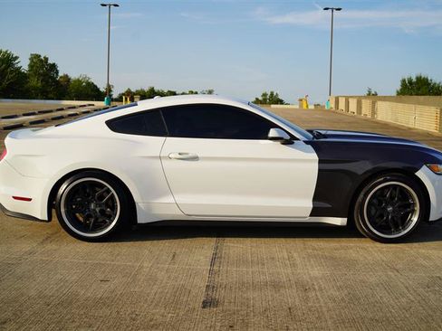 Used 2015 Ford Mustang Coupe RWD image 6
