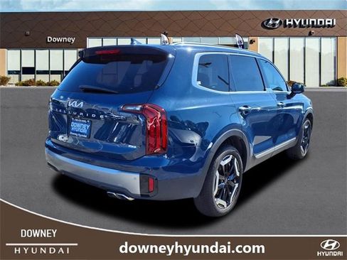 Used 2025 Kia Telluride S image 4
