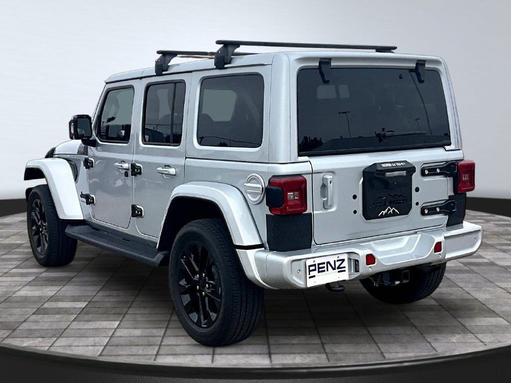 Used 2023 Jeep Wrangler Unlimited Sahara AWD/4WD image 5