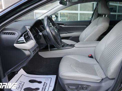 Used 2021 Toyota Camry SE image 17