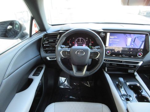 Used 2024 Lexus RX 350 w/ Convenience Package image 32
