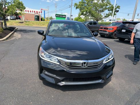 Used 2017 Honda Accord Sport Special Edition image 18