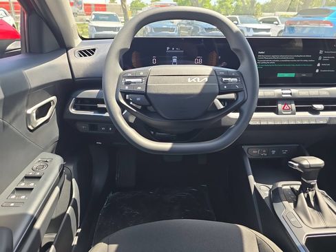 New 2026 Kia K4 FWD image 13