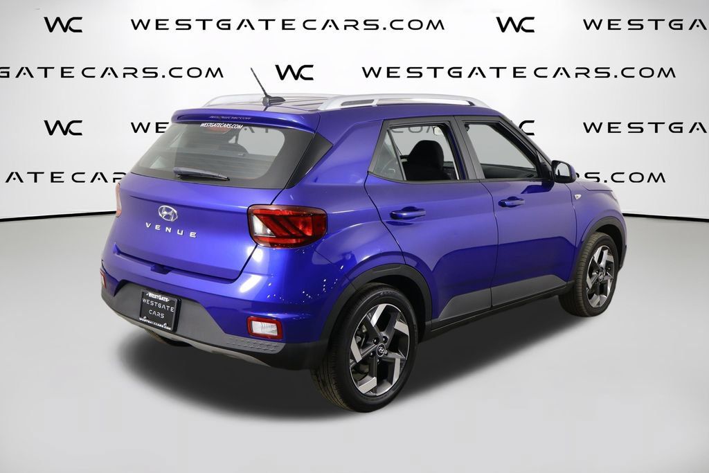 Used 2025 Hyundai Venue SEL FWD image 39