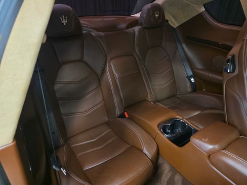 Used 2013 Maserati GranTurismo Sport image 32