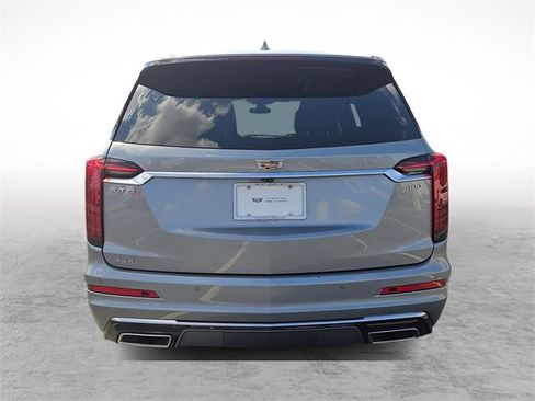 Used 2025 Cadillac XT6 Premium Luxury image 4