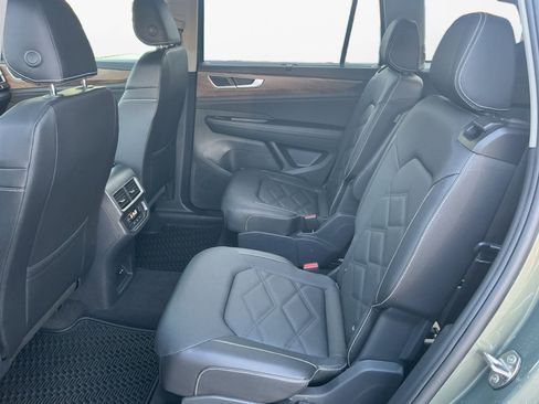 Certified 2026 Volkswagen Atlas SE w/ Panoramic Sunroof Package AWD/4WD image 16