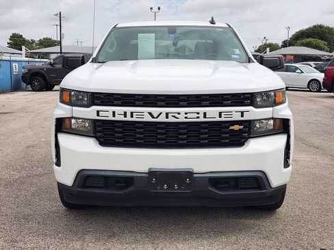 Used 2020 Chevrolet Silverado 1500 Custom w/ Custom Value Package RWD image 2
