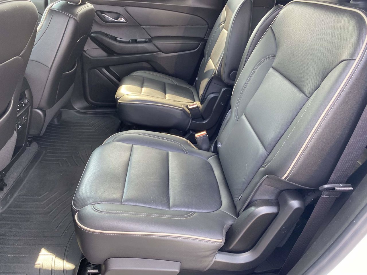 Used 2023 Chevrolet Traverse Premier AWD/4WD image 10