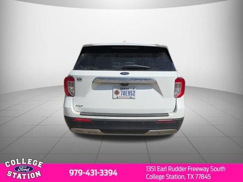 Used 2024 Ford Explorer XLT w/ Equipment Group 202A RWD image 5