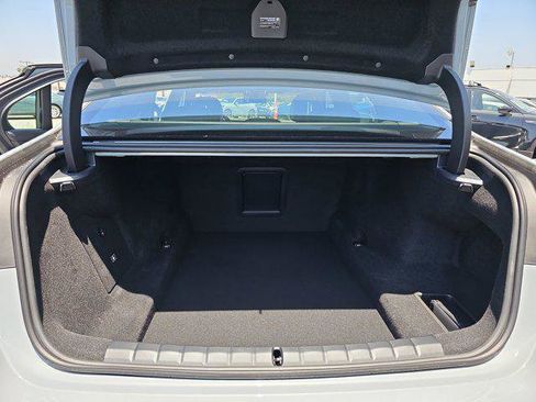 New 2025 BMW 750e xDrive w/ Premium Package image 12
