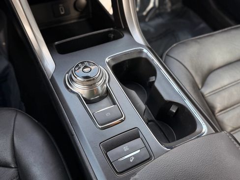 Used 2018 Ford Fusion SE w/ Equipment Group 602A FWD image 32