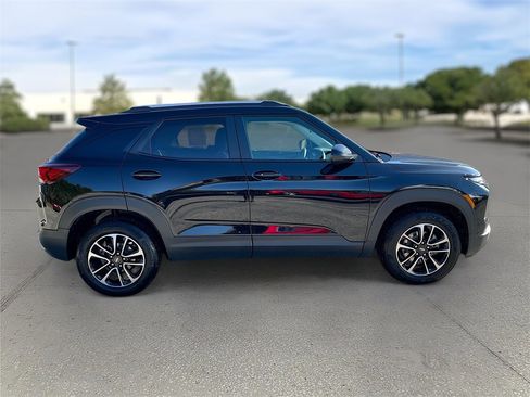 Used 2024 Chevrolet TrailBlazer LT image 7