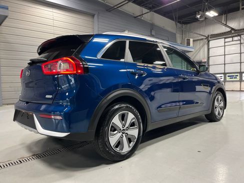 Used 2019 Kia Niro LX FWD image 7